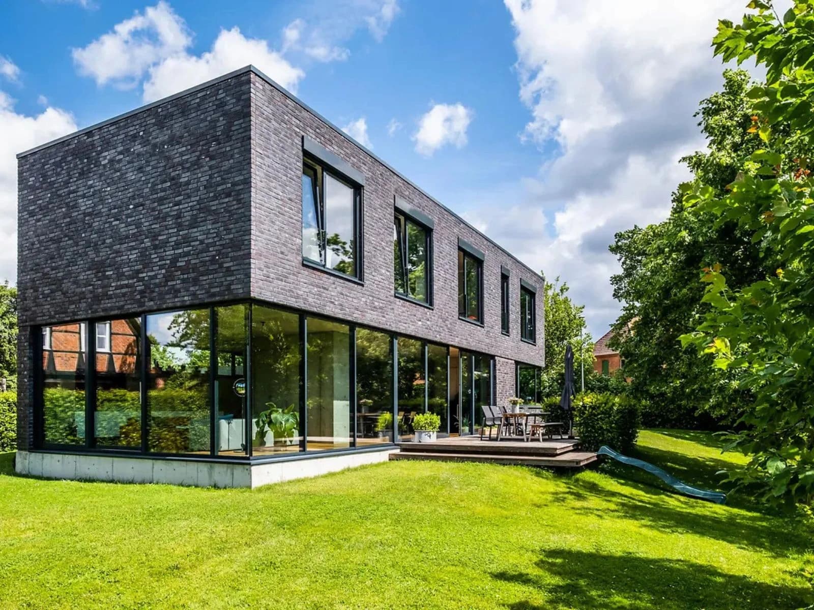 Schüco Aluminium-Fenster mit schlanken Profilansichten