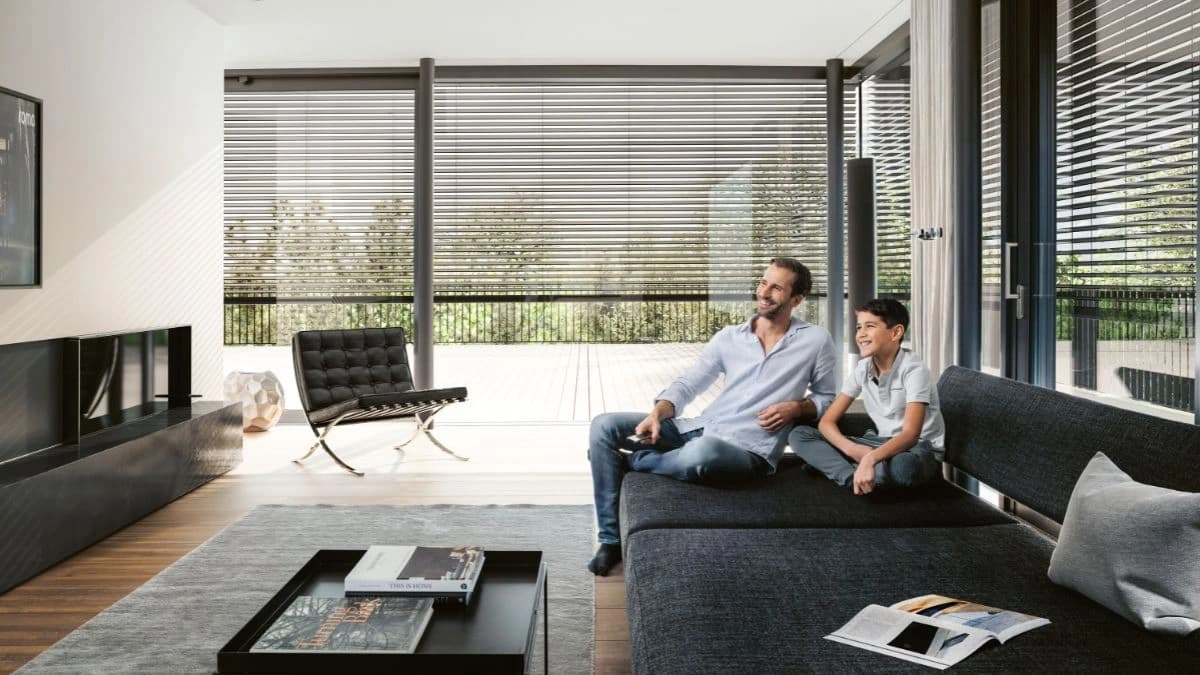 ROMA Raffstoren – Tageslichtlenkung und Sichtschutz an der Fassade